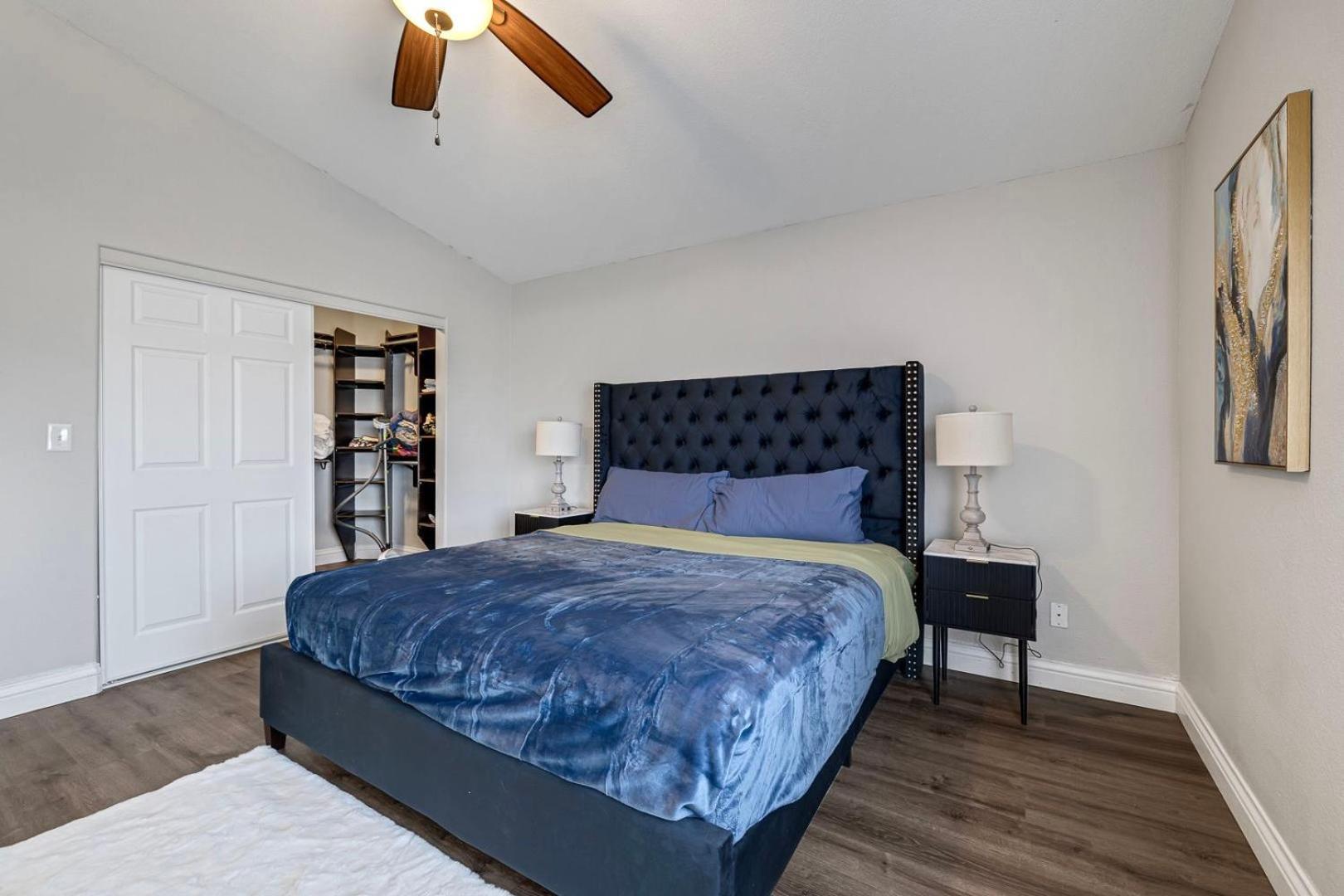 Modern In Vegas Near Strip With Pool And Jacuzzi Holiday home *
